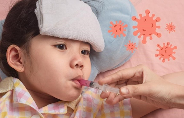 Trẻ bị nhiễm Adenovirus thường có các triệu chứng giống như cảm cúm